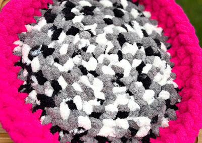 Pet Bed Grey Mottled Pink Trim